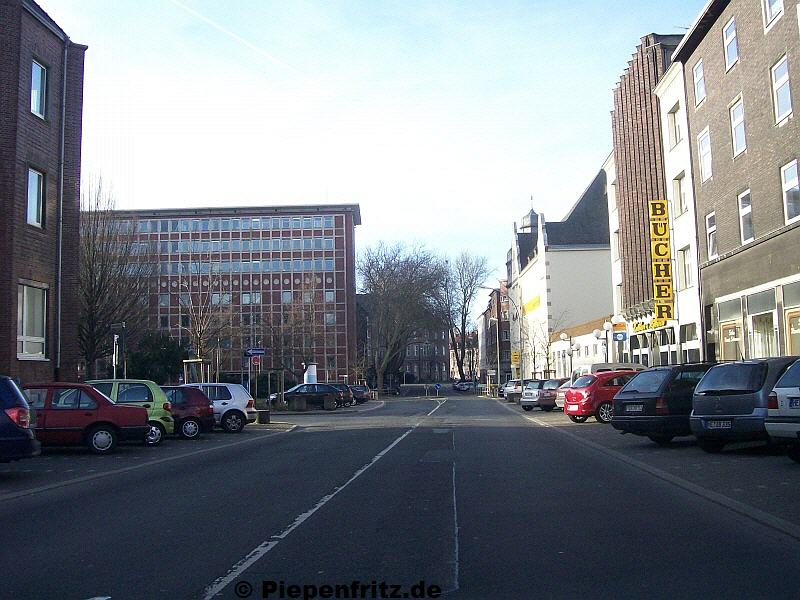 Bebelstrasse Richtung Rathaus