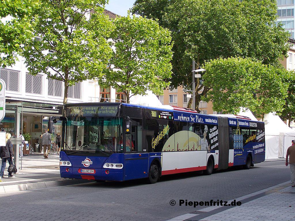 Neoplan N4421 Beschaffungsjahr 2002.