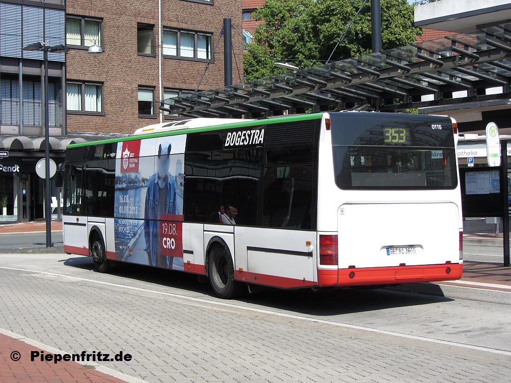 Neoplan N4416 Beschaffungsjahr 2001.