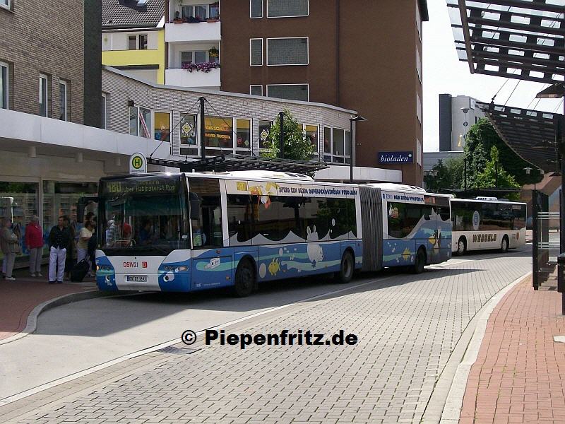 Neoplan N4421 Beschaffungsjahr 2001.